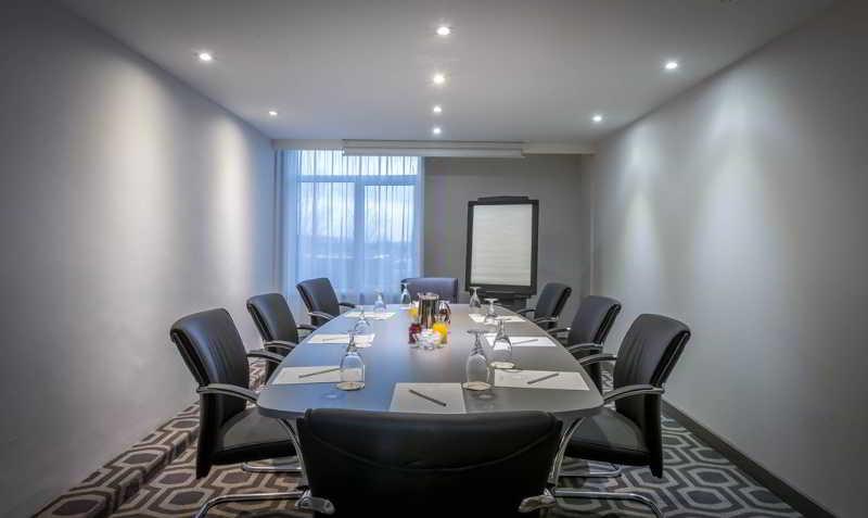Maldron Hotel Dublin Airport Cloghran Εξωτερικό φωτογραφία